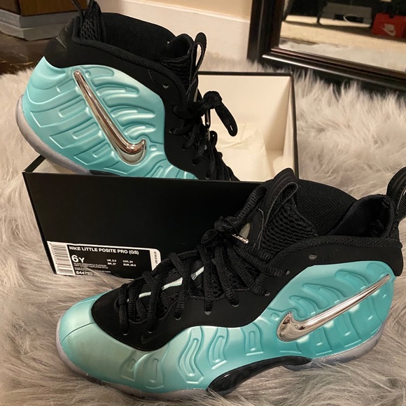 Nike Shoes - nike air foamposite